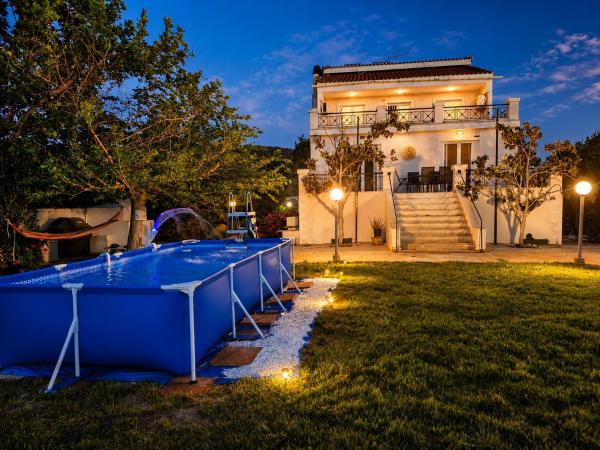 Luxury 6BR Villa, Garden Oasis, near Schinia Beach, Забронировать Вилла Káto Soúlion Марафон