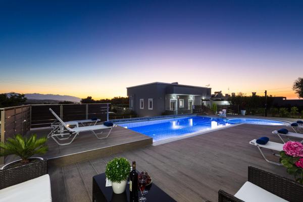 Villa Emily Rethymno, Забронировать Вилла Коттеджи Аделианос Кампос, рядом с Пляж Аделе, Коттедж