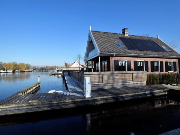 Luxurious Villa With Private Garden in Kaag