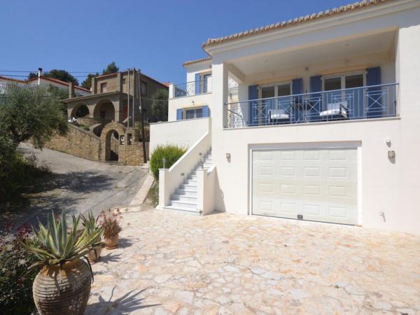 Villa in Finikounta Near Sandy Beach