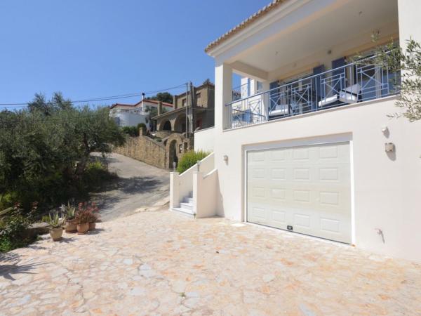 Villa in Finikounta Near Sandy Beach