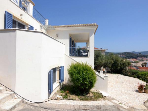 Villa in Finikounta Near Sandy Beach