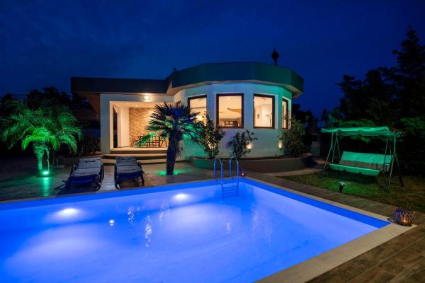 Maia Luxury Pool Villa