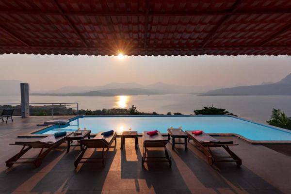 StayVistas Princess - A Villa with Infinity Pool & Breathtaking Views, Забронировать Вилла Лонавала 