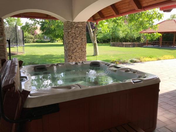 Villa Holiday, Забронировать Апартаменты/квартира Поросло 