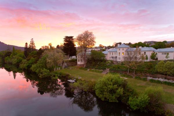 The Woodbridge Waterfront Rooms