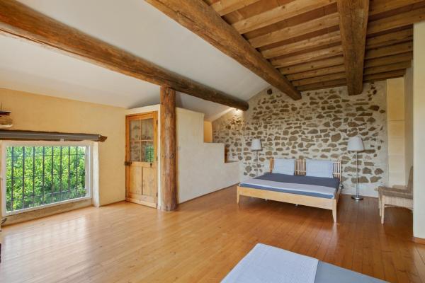 Villa confortable avec piscine privée à Uchaux