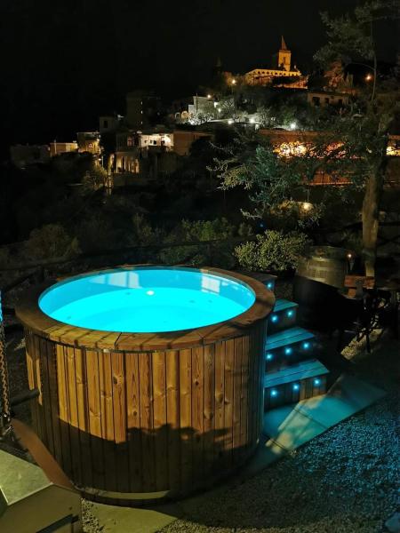 Villa Laura amazing breakfast,private outdoor hot tub, Positano experience