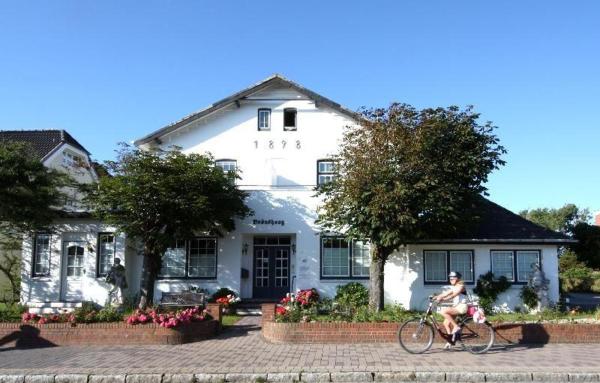 Haus Brönshoog, Appartement 11 in strandnaher Lage, Забронировать Апартаменты/квартира Веннингштедт Зюльт