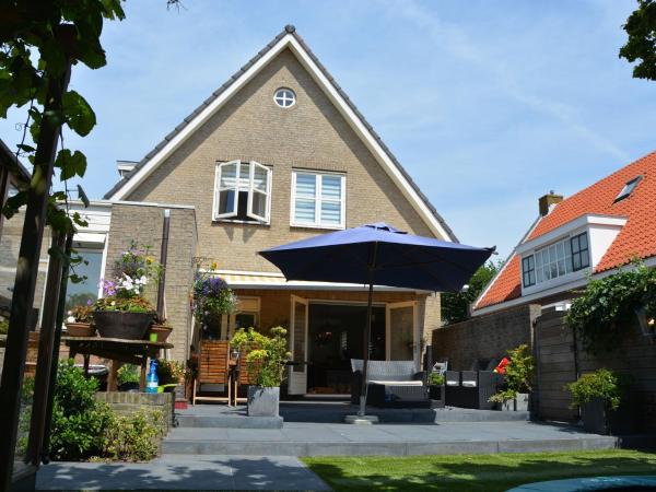 Luxurious Villa in Noordwijk with Sauna