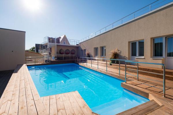 Hotel Vesiroos / Весирус Пярну