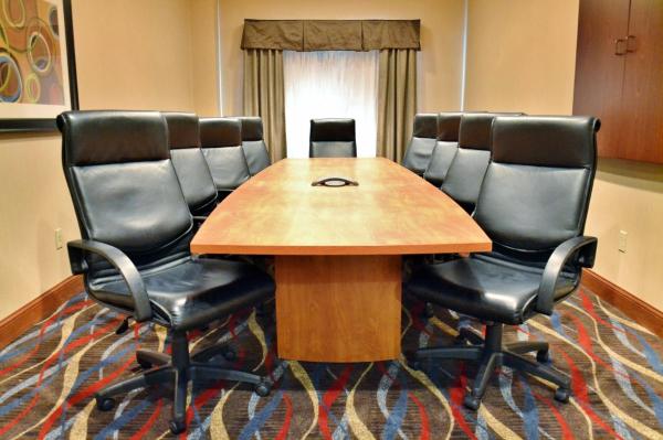 Holiday Inn Express Hotel & Suites Center Township by IHG