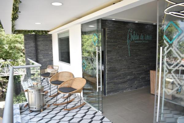 Hostel Boutique Nido de Loros, Забронировать Гостевой дом Медельин Antioquia