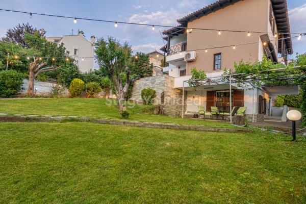 Traditional villa appartment with garden, also for gatherings ,15 minutes from Thessaloniki airport, Забронировать Апартаменты/квартира Панорама Салоники