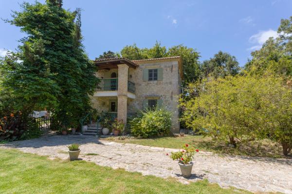 Jianni\s Villa - Stone Villa in the Greenery