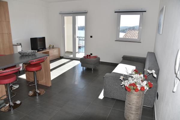 Villa Pina Apartment Nicos 2-4 Pers, Забронировать Апартаменты/квартира Отели Murter Island с парковкой, Парковка