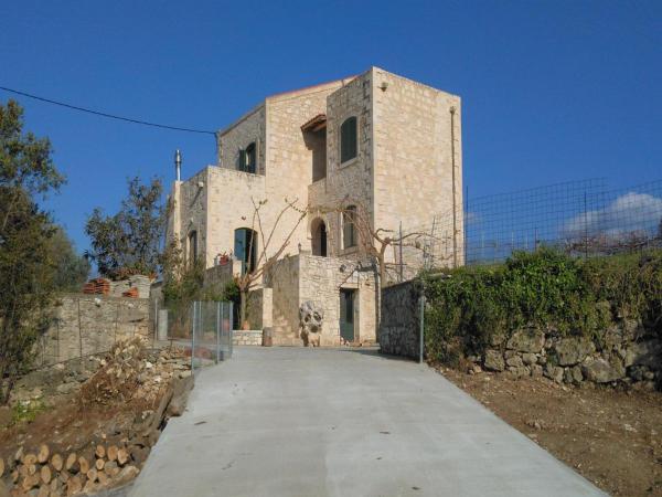 Spacious Villa in Margarites with Private Garden