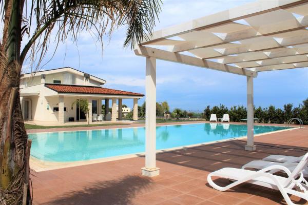 Villa Maria - Apartments in villa with pool, Забронировать Апартаменты/квартира Апартаменты Полиньяно-а-Маре, Апартаменты/квартира