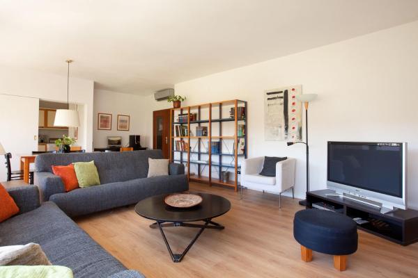 AB Olympic Village Beach Apartment