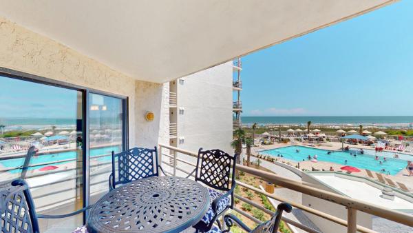 1202 Villamare