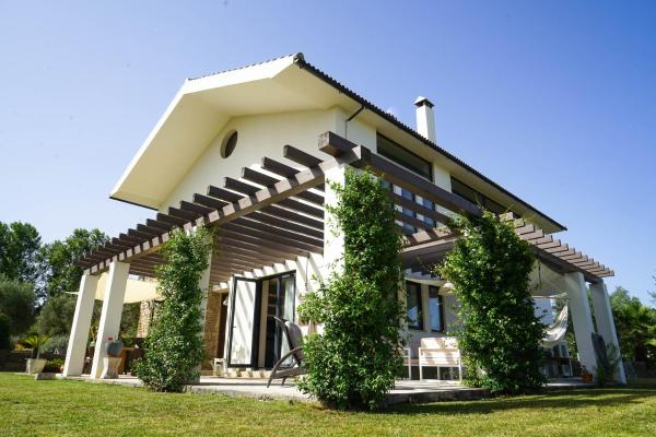 El Toro Blanco Luxury Villa in Andalucia