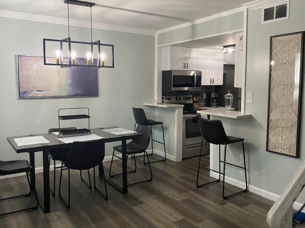 HHI Homes- Newly Renovated Cozy Modern Pet-Friendly Villa-Ideal Location, 预订 别墅 希尔顿黑德岛 Lowcountry