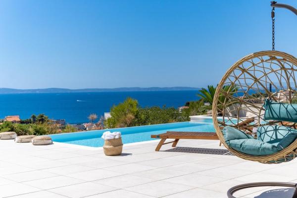 Seaview Villa Nocturno with 4 en-suite bedrooms, private 35smq infinity pool with hydromassage