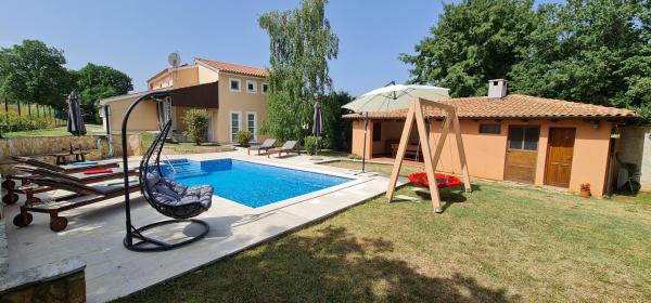 Sunny Garden Villa with Pool 