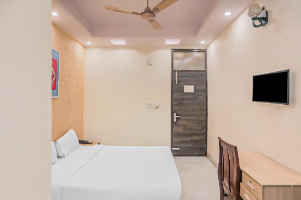 Collection O 81600 Ashoka Residency
