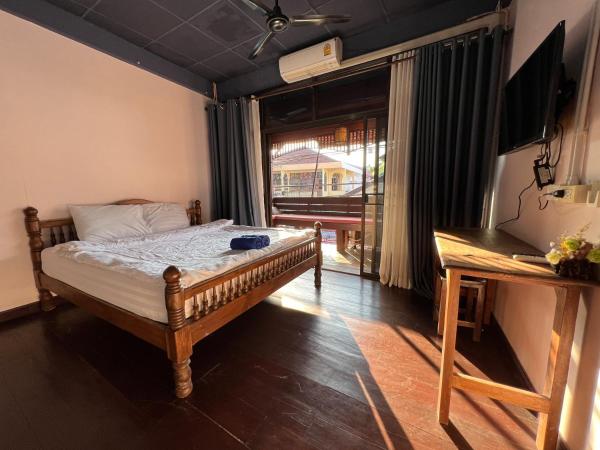 Madera House Chiang Mai, Забронировать Гостевой дом Си-Пхум 