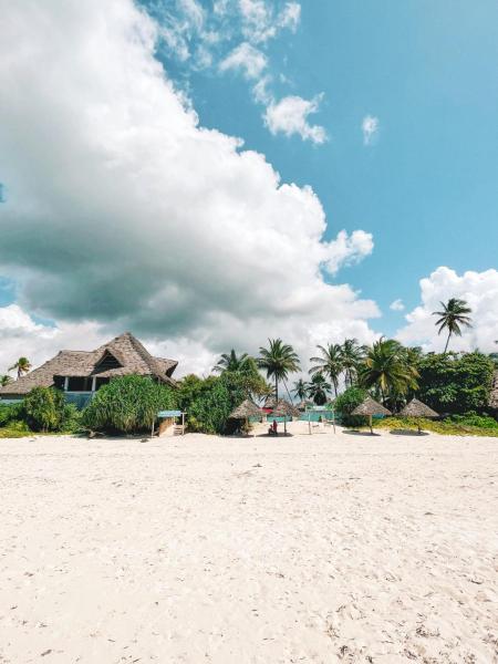 Mambo Beach Villas