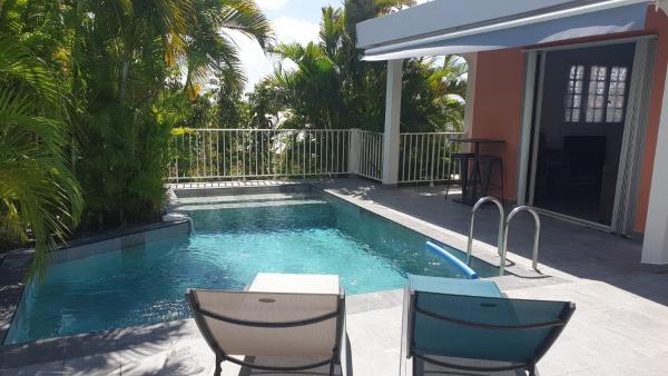 Villa ZEINGA Appartement 4 chambres avec piscine privée Sainte Anne, Забронировать Дом для отпуска Сент-Анн Grande-Terre, рядом с Пляж Святой Анны