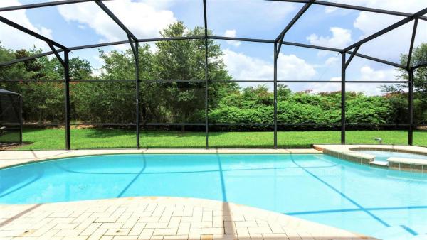 Spacious 6BR Villa with Pool SPA 3 Miles to Disney