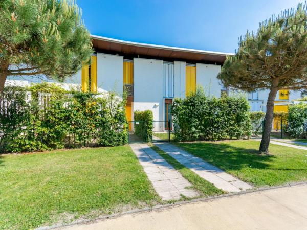 Apartment in Albarella Near Beach & Activities