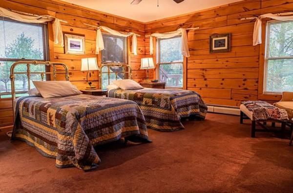 Point Au Roche Lodge