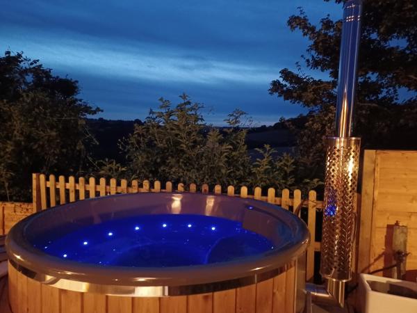 Norwell view farm glamping with hot tubs, Забронировать Кемпинг Кемпинги и глэмпинги Сомерсет, Кемпинг