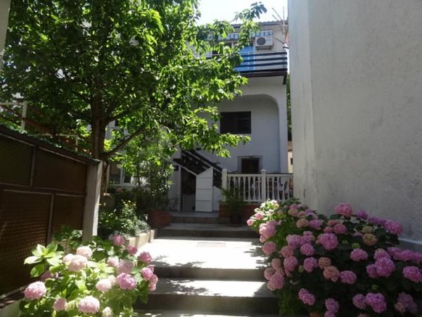 Apartman Elena, Забронировать Апартаменты/квартира Свети-Юрай Ликско-Сеньская жупания