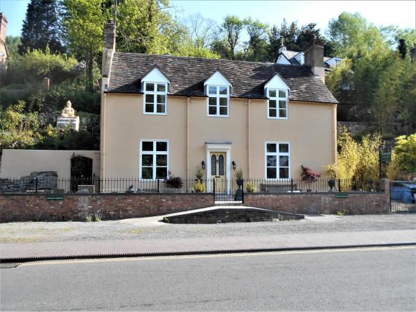 Riverside Bed & Breakfast, Забронировать Отель «постель и завтрак» Айронбридж Шропшир
