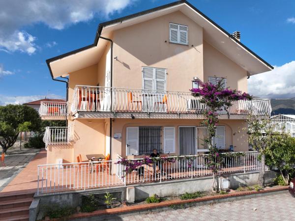 agriturismo nonna merj, Забронировать Фермерский дом Альбенга Ривьера-делле-Пальме