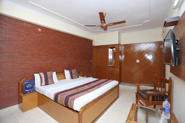 OYO Flagship 9554 Hotel Grand Plaza