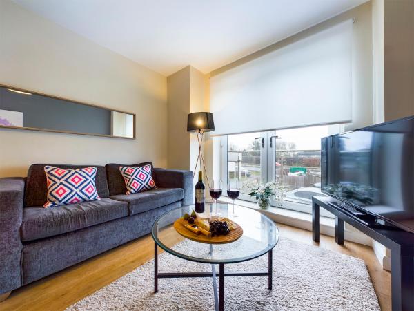 Modern Comfortable 2 & 3 Bed Apartments, Free Parking, Wifi, Headington, Close to Hospitals, Science Park & Brookes University