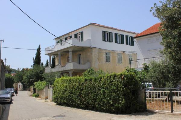 Apartments by the sea Preko, Ugljan - 8292, Забронировать Апартаменты/квартира Преко 