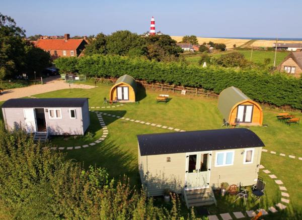 Lanterns Shepherds Huts & Glamping, Забронировать Кемпинг Хапписберг The Broads