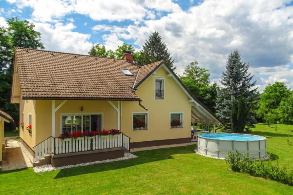 Villa Cujez With Sauna And Pool - Happy Rentals
