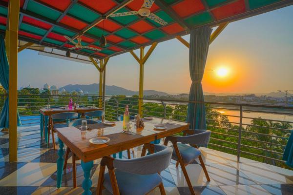 AAJ HAVELI - Pichola Lake Facing Hotel