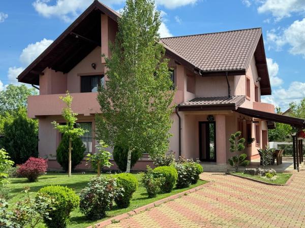 Forest Spătaru, Забронировать Проживание в семье Отели Бузэу с парковкой, Парковка