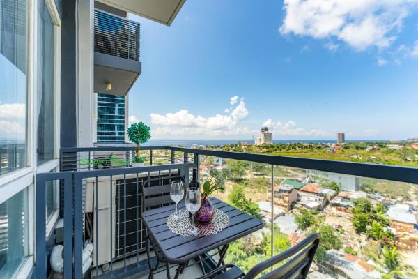 Mactan Newtown - 1BR Stunning Ocean View and City View, Забронировать Апартаменты/квартира Недорогие отели Себу, рядом с Памятник Мактан Шрайн, недорогие