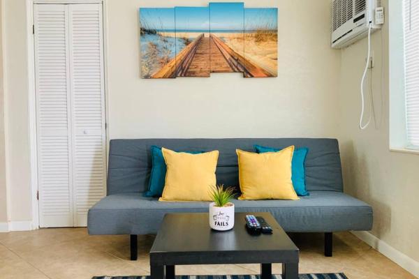 Hollywood Beach Apartments - Walk to the Beach, Забронировать Апартаменты/квартира Голливуд Broward County