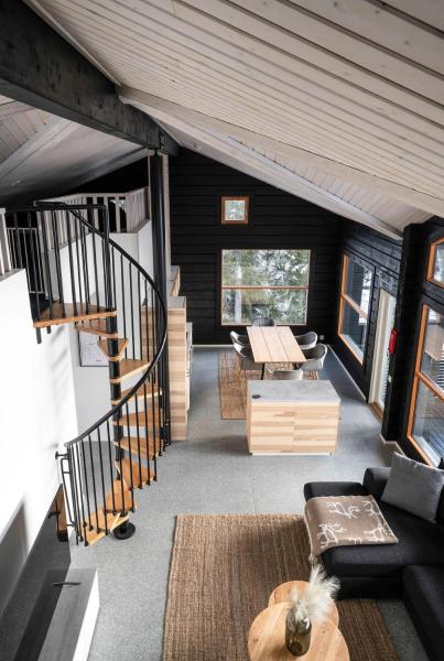 Villa Ruka - Rising Sun with 3 bedrooms, loft, sauna and balcony with a view, Забронировать Апартаменты/квартира Отели Северной Остроботния с парковкой, Парковка