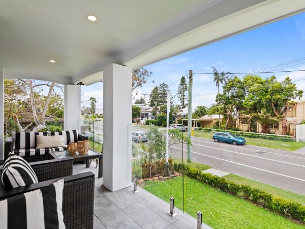 Sandy Point Road, 3